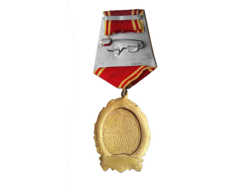 09052018_stalin_medal_back