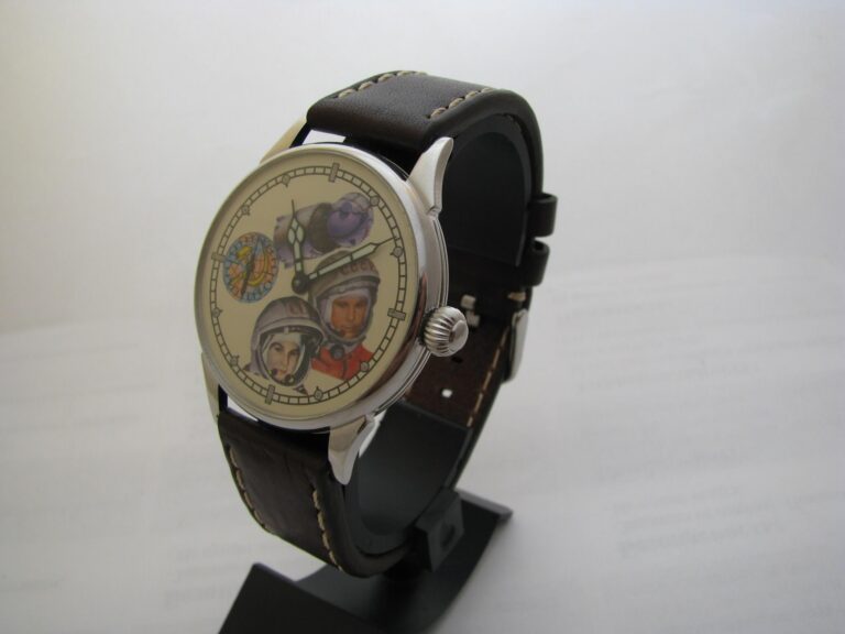 russian-transparent-space-wrist-watch-molniya-gagarin-tereshkova