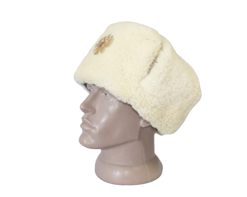 29052018_ushanka_white_left_on